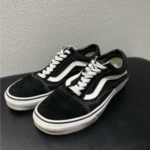 Women’s black vans